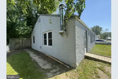 422 Howell Drive, New Castle, DE 19720 - Photo 4