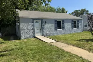 422 Howell Dr, New Castle, DE 19720 - Photo 1