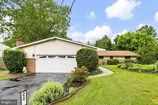 22 Ridgewood Cir, Wilmington, DE 19809 - Photo 2
