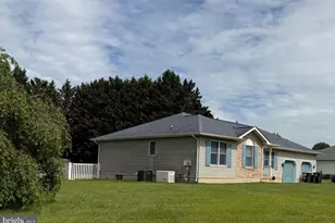 128 Clipper Dr, Middletown, DE 19709 - Photo 2