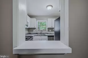 703 E 9th St, Wilmington, DE 19801 - Photo 12