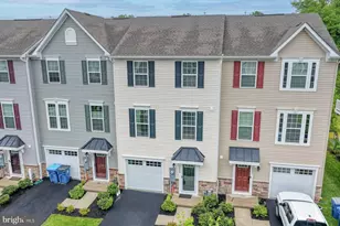 2049 Rivers Dr, Newark, DE 19702 - Photo 2