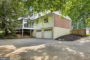 806 N Country Club Dr, Newark, DE 19702 - Photo 42