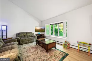 2012 Wildwood Dr, Wilmington, DE 19805 - Photo 8