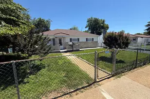 147 Halcyon Dr, New Castle, DE 19720 - Photo 2
