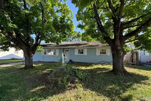 713 Donald Dr, Newark, DE 19713 - Photo 1