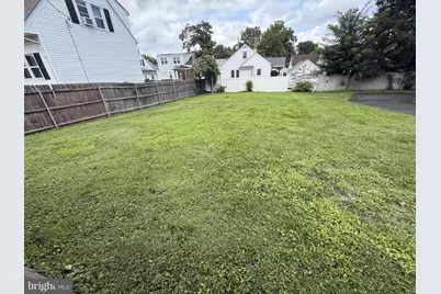 409 W Summit Avenue, Wilmington, DE 19804 - Photo 1