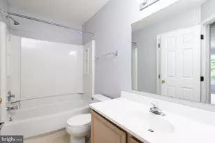 872 N Waterford Ln, Wilmington, DE 19808 - Photo 24