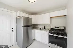 2201 N Locust St, Wilmington, DE 19802 - Photo 6