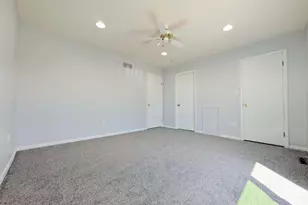 229 E Green Valley Cir, Newark, DE 19711 - Photo 8