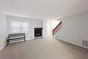 229 E Green Valley Cir, Newark, DE 19711 - Photo 2