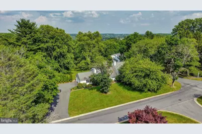 102 Meriden Drive, Hockessin, DE 19707 - Photo 1