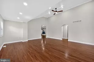 207 Rolling Green Ave, New Castle, DE 19720 - Photo 12