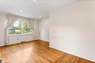 2221 Regal Dr, Wilmington, DE 19810 - Photo 4
