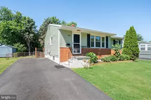329 Tamara Cir, Newark, DE 19711 - Photo 2