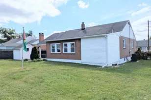 4 Glover Cir, Wilmington, DE 19804 - Photo 2