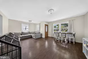 13 Caxton Dr, New Castle, DE 19720 - Photo 2