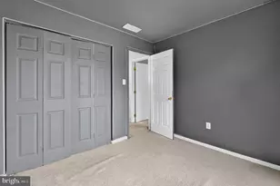 4 Versailles Ct, Newark, DE 19702 - Photo 2