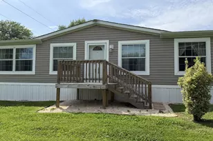 29 N Dragon Dr, Bear, DE 19701 - Photo 2