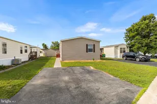 1733 Barbara Cir, Bear, DE 19701 - Photo 2