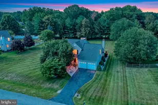 310 W Bradford Ct, Middletown, DE 19709 - Photo 2