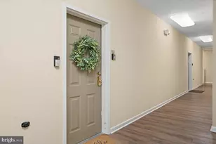 2000 Fountainview Cir, Newark, DE 19713 - Photo 2