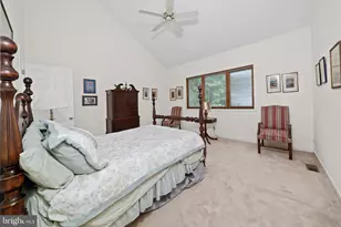 122 Downs Dr, Wilmington, DE 19807 - Photo 32