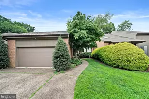122 Downs Dr, Wilmington, DE 19807 - Photo 2