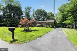 136 Kingston Dr, Bear, DE 19701 - Photo 2