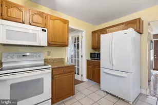 202 Lake Ozarks Dr, Bear, DE 19701 - Photo 6