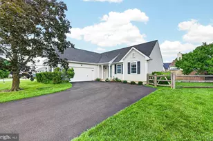 154 Sugarberry Dr, New Castle, DE 19720 - Photo 2