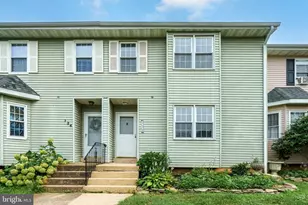 132 E Green Valley Cir, Newark, DE 19711 - Photo 1