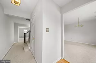 132 E Green Valley Cir, Newark, DE 19711 - Photo 2