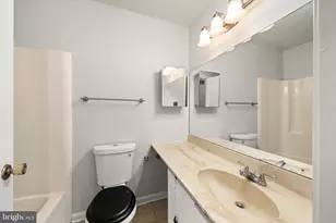 132 E Green Valley Cir, Newark, DE 19711 - Photo 16