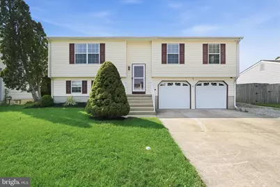 24 W Country Lane W, Newark, DE 19702 - Photo 1