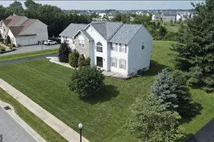 121 W Harvest Dr, New Castle, DE 19720 - Photo 2