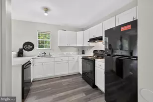 261 Mansion Pkwy, New Castle, DE 19720 - Photo 2