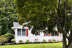 2010 Weatherton Dr, Wilmington, DE 19810 - Photo 2