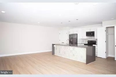 216 W 9th Street #302, Wilmington, DE 19801 - Photo 2