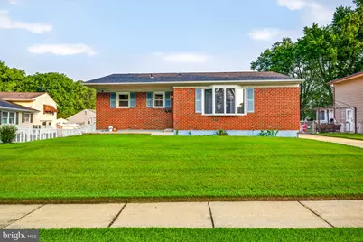 153 W Edinburgh Drive, New Castle, DE 19720 - Photo 1