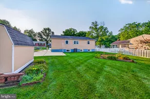 153 W Edinburgh Dr, New Castle, DE 19720 - Photo 2