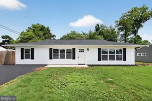 10 Carlin Ln, Newark, DE 19713 - Photo 1