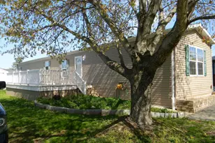 649 S Huckleberry Ave, Bear, DE 19701 - Photo 2
