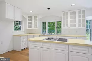 7 Swallow Hill Rd, Wilmington, DE 19807 - Photo 2
