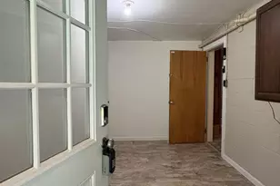 1004 Dixon Dr, Newark, DE 19711 - Photo 2