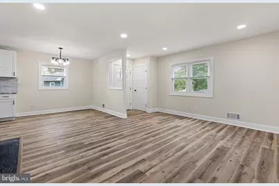 17 Varmar Drive, New Castle, DE 19720 - Photo 2