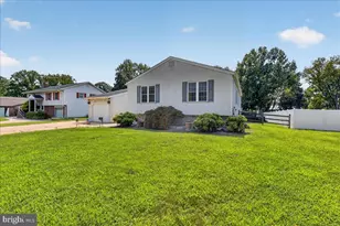 130 Garwood Dr, Bear, DE 19701 - Photo 2