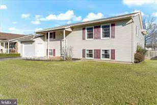 261 Oakfield Dr, Newark, DE 19713 - Photo 2