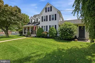 2432 W Parris Dr, Wilmington, DE 19808 - Photo 2