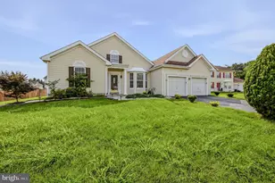 235 Riveredge Dr, New Castle, DE 19720 - Photo 1